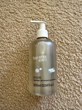 Djerf Avenue Beauty "Go Close" Hand Wash 🫧